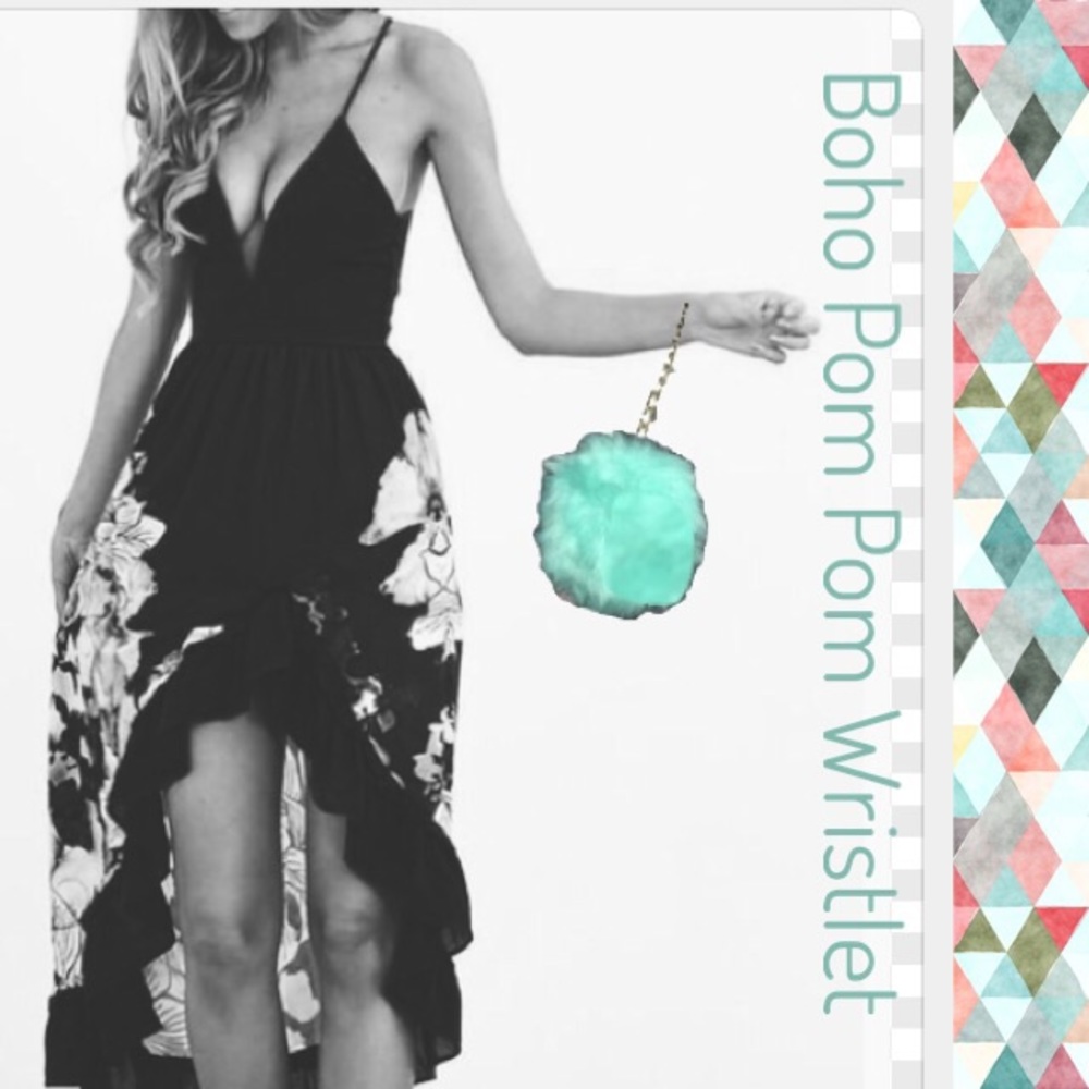 Boho Pom Purse🆕Gap Ribbon Chain Wristlet LAST ONE